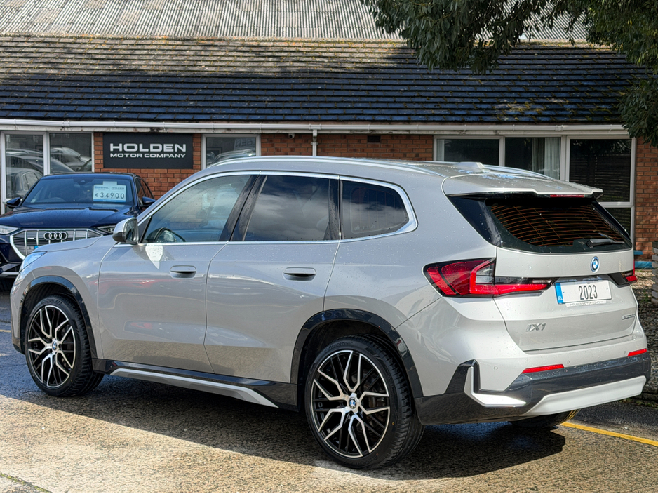 2023 BMW iX1 - image 12