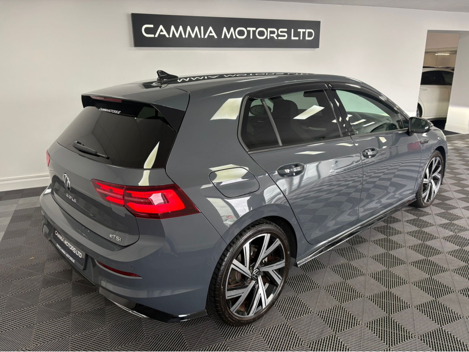 2023 Volkswagen Golf - image 4