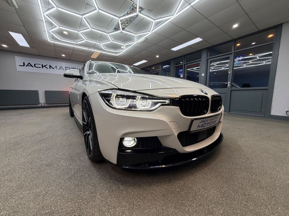 2017 BMW 3 Series - image 7