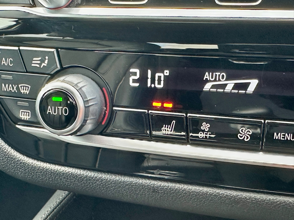 2022 BMW 5 Series - image 18