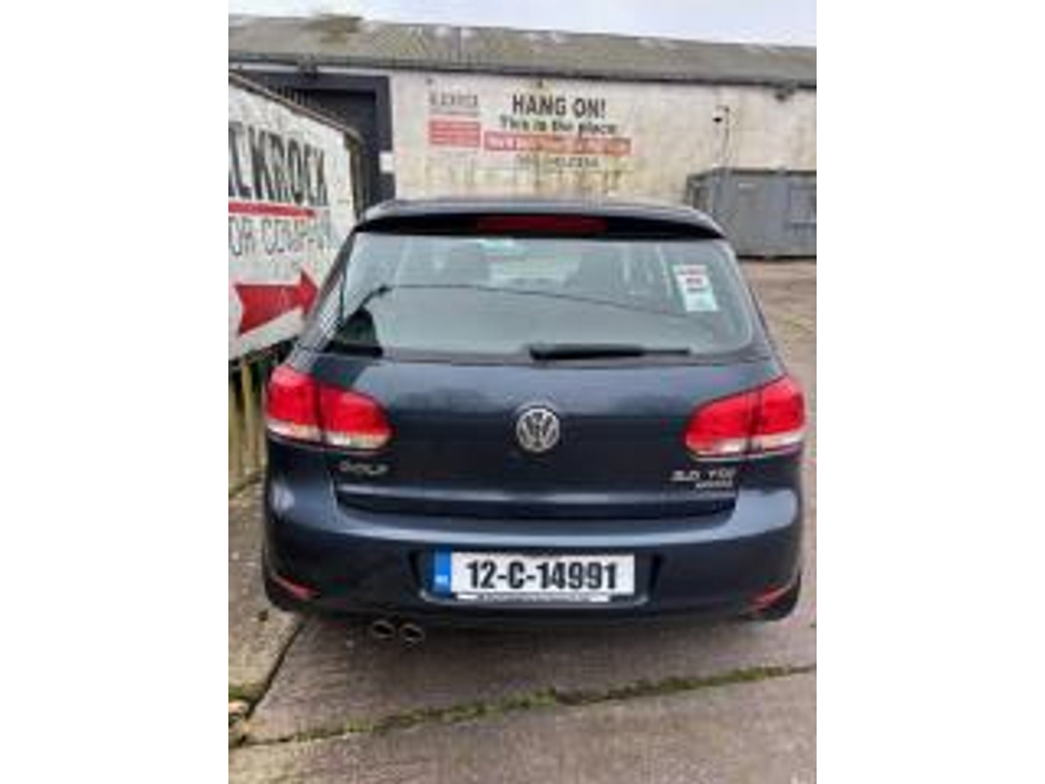 2012 Volkswagen Golf - image 3