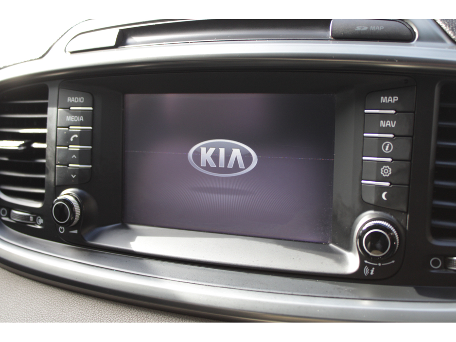 2016 Kia Sorento - image 14