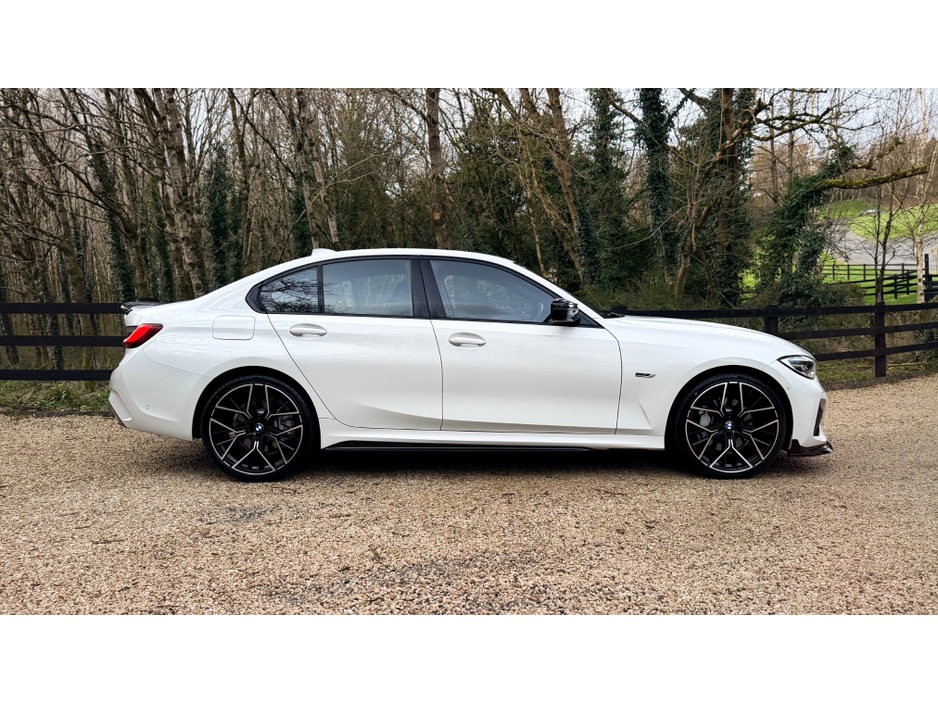 2021 BMW 3 Series - image 11