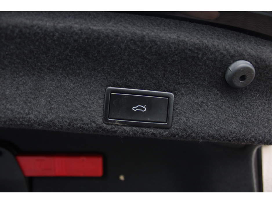 2016 Volkswagen Passat - image 20