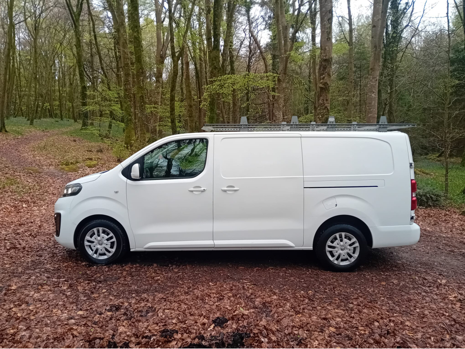2019 Opel Vivaro - image 4