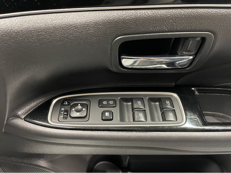 2019 Mitsubishi Outlander (Low Kms) HYBRID 2.4 PHEV AUTOMATIC 5DR MODEL www.bolandscarcentre.ie €22,900