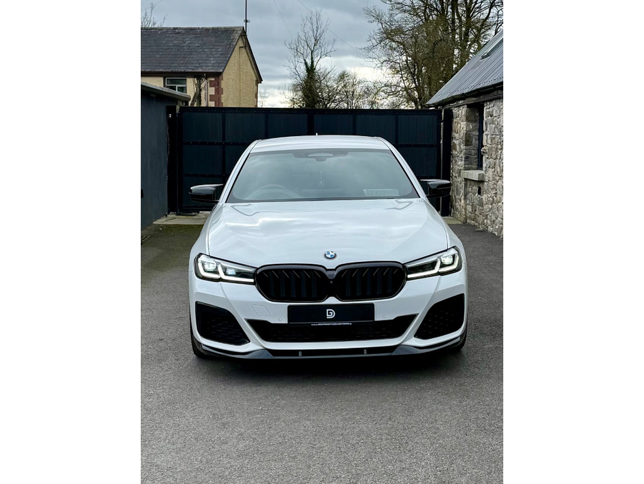 2020 BMW 5 Series - image 2