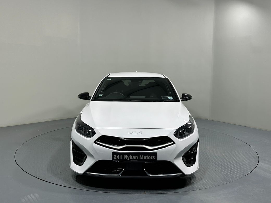 2024 Kia Ceed - image 2