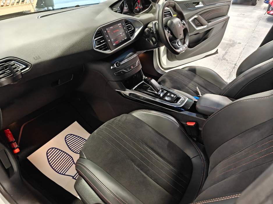 2019 Peugeot 308 - image 18