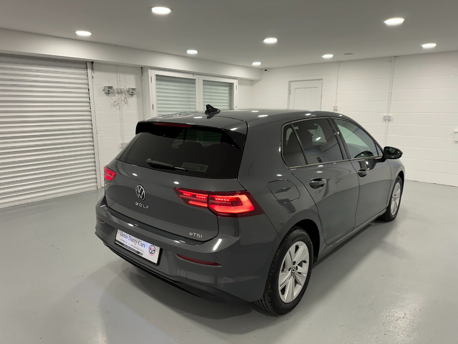 2021 Volkswagen Golf - image 16