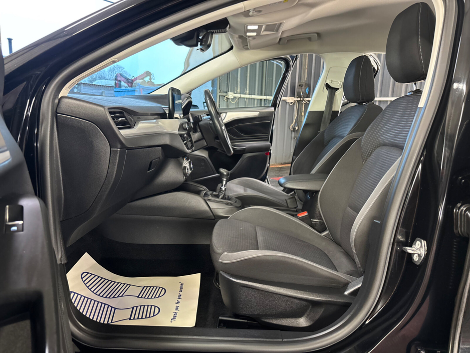 2019 Ford Focus - image 16