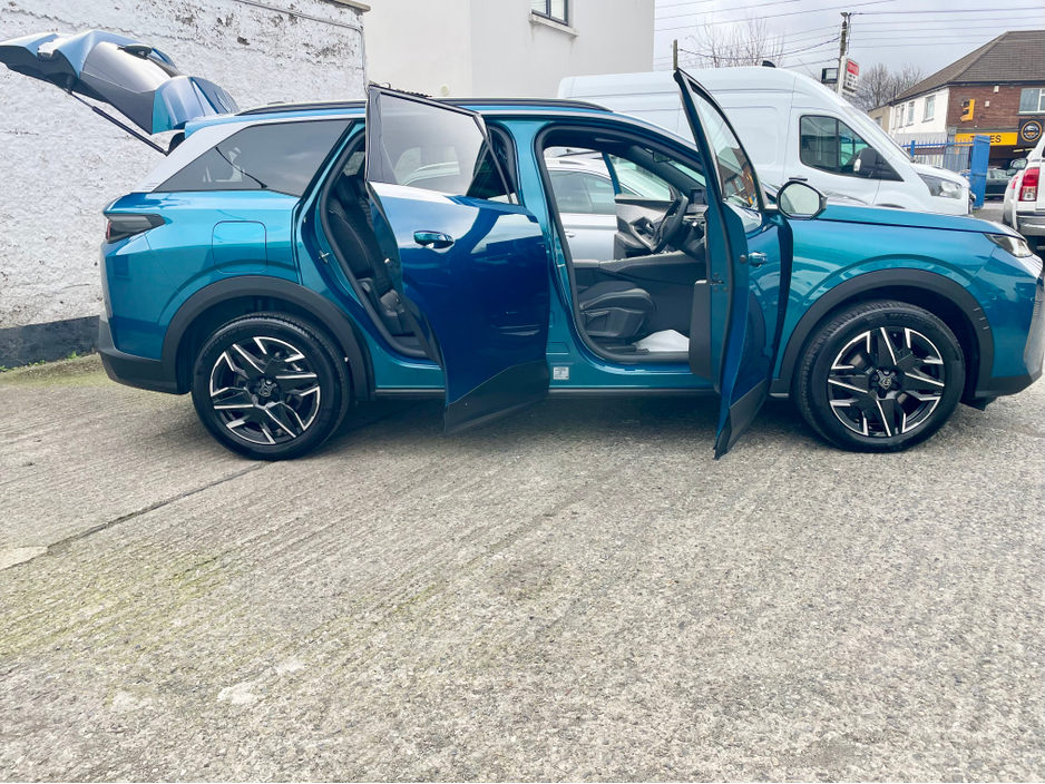 2025 Peugeot 5008 - image 5