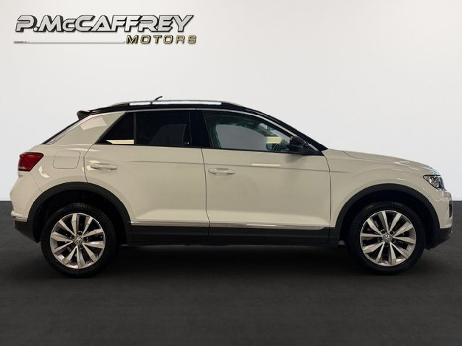 2020 Volkswagen T-Roc - image 4