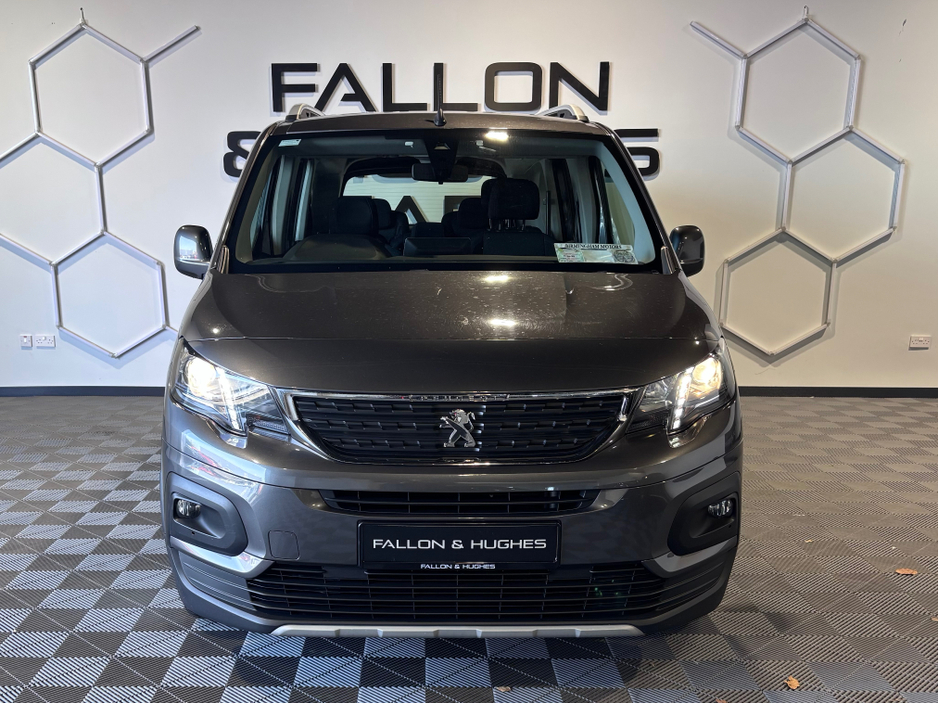2020 Peugeot Rifter - image 15
