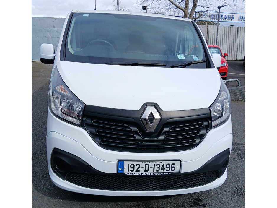 2019 Renault Trafic - image 12