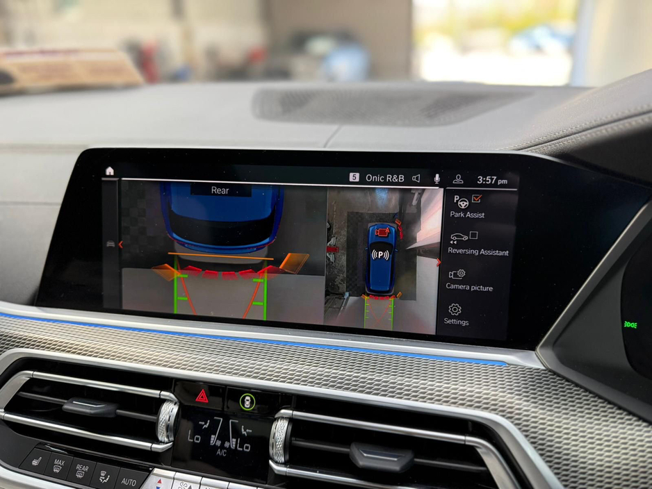 2022 BMW X5 - image 7