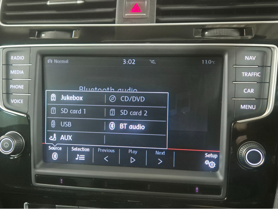 2016 Volkswagen Golf **HIGHLINE**ONLY 64000KMS**ALCANTARA SEATS*17" ALLOYS**BLIS**FOCAL INSIDE SPEAKERS*LANE ASSIST*KEYLESS ENTRY AND START**ADAPTIVE CRUISE CONTROL**DUAL ZONE CLIMATE**REVERSE CAMERA**BLUETOOTH STREAM €15,949