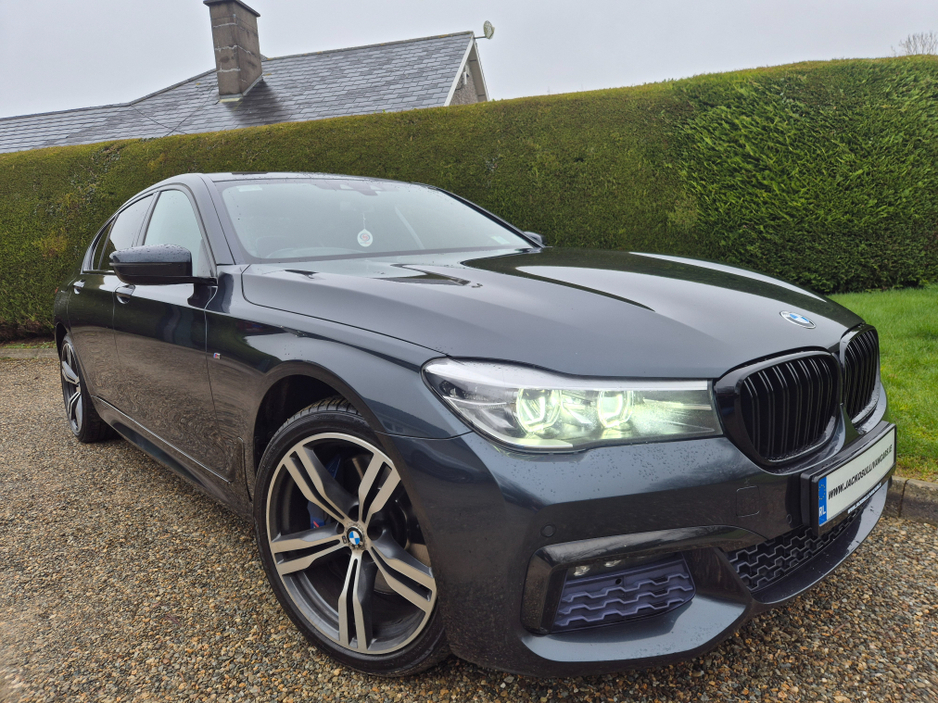 2016 BMW 7 Series - image 15