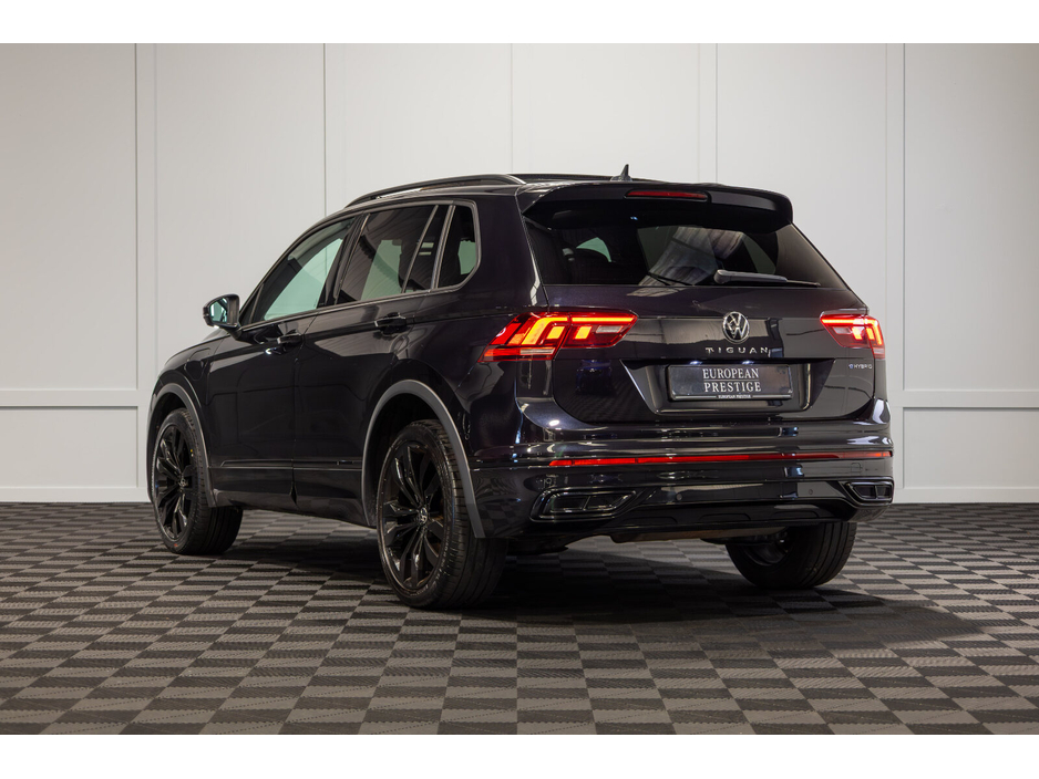 2024 Volkswagen Tiguan - image 4