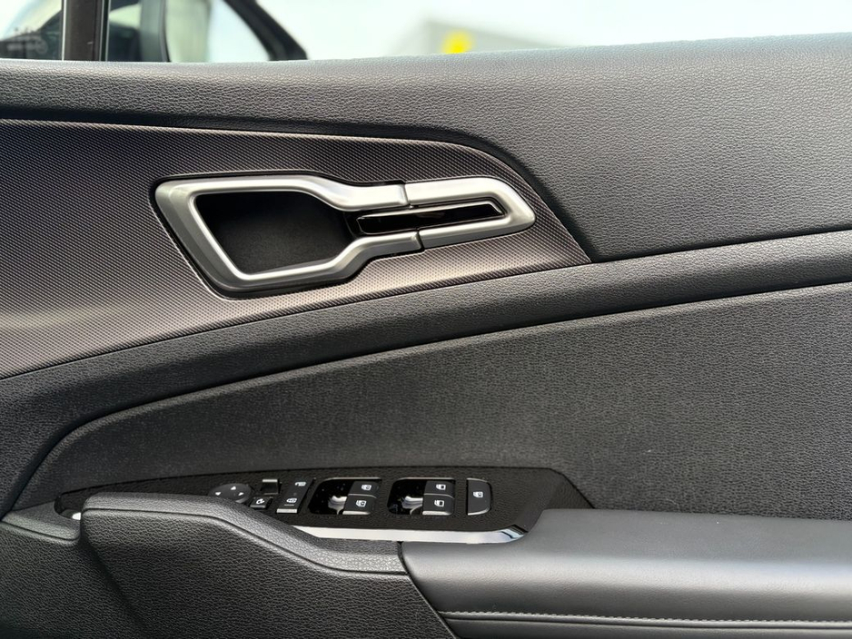 2023 Kia Sportage - image 9