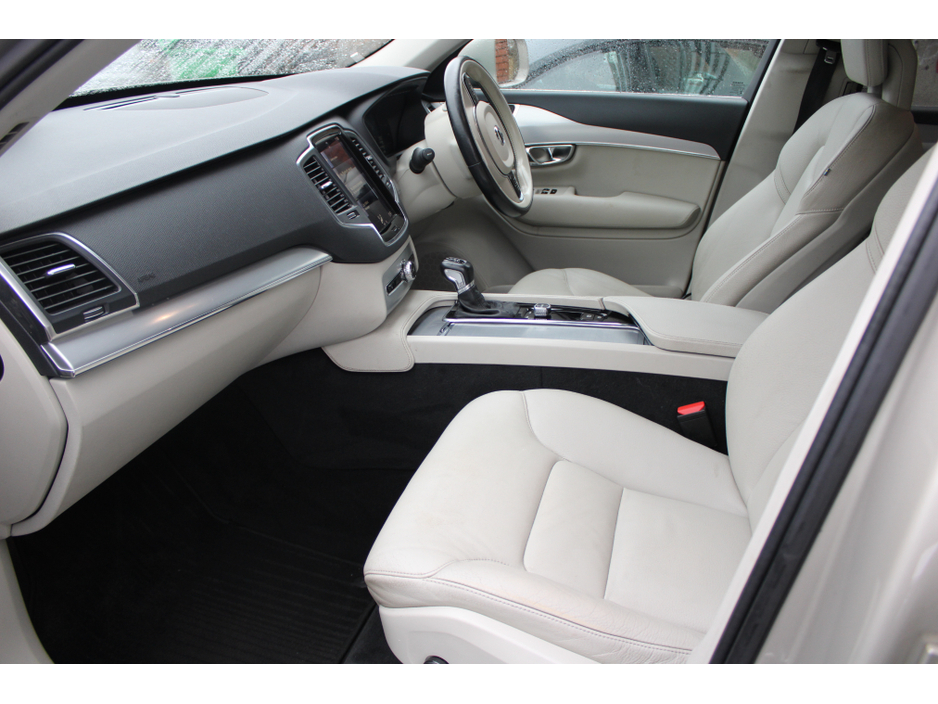 2016 Volvo XC90 D4 MOMENTUM GT 5DR AUTO €22,950