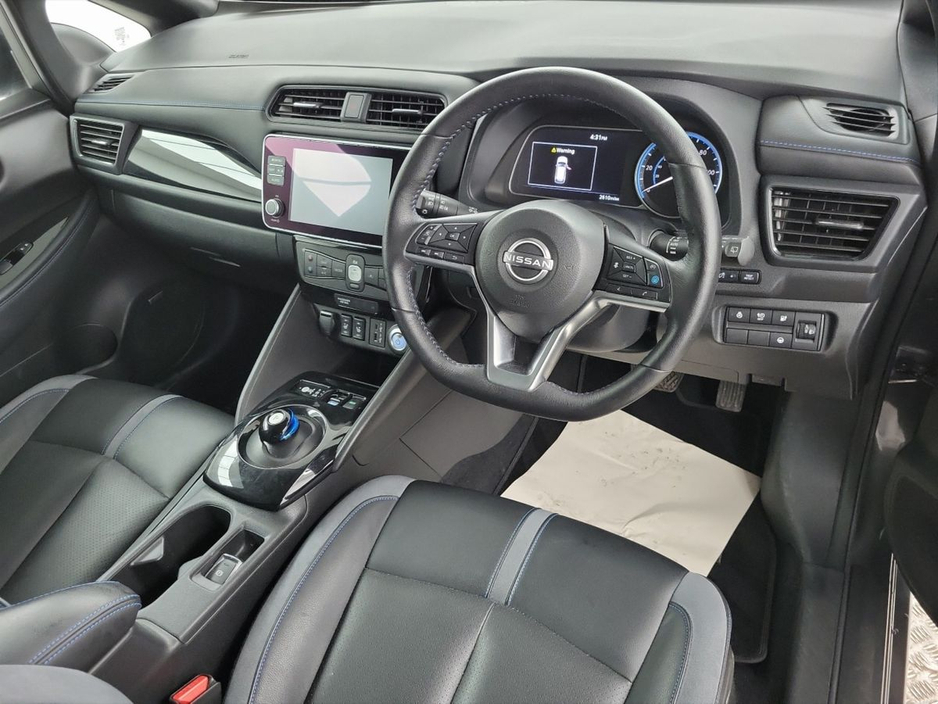 2024 Nissan Leaf - image 9