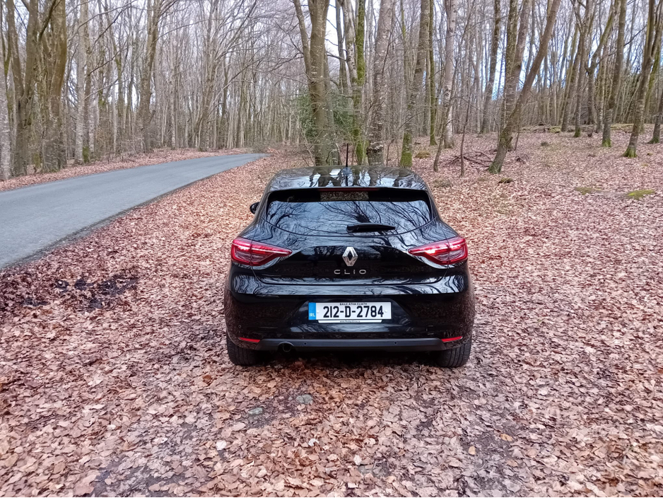 2021 Renault Clio - image 7