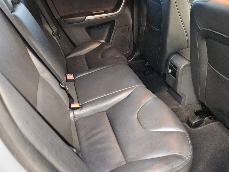 2016 Volvo XC60 D3 (150hp) FWD ES €18,950