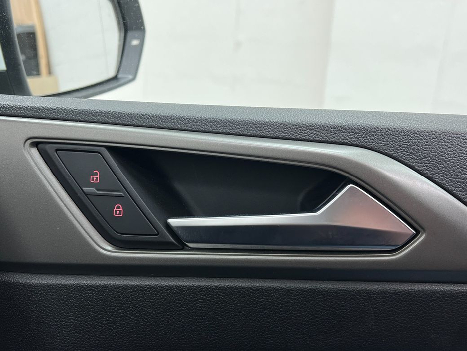 2018 Volkswagen Polo - image 28