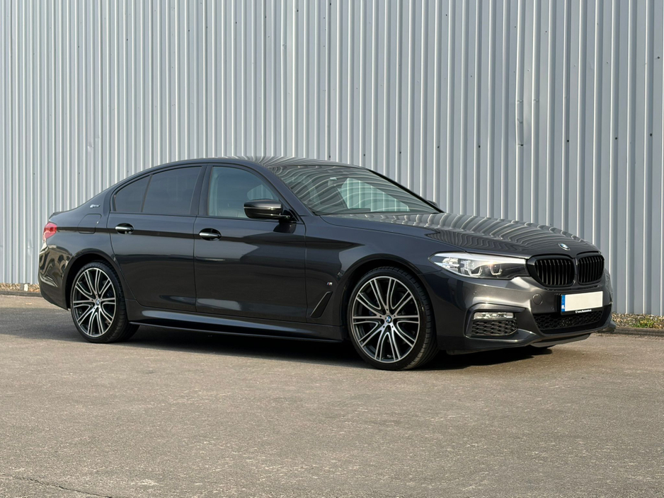 2018 BMW 5 Series - image 3