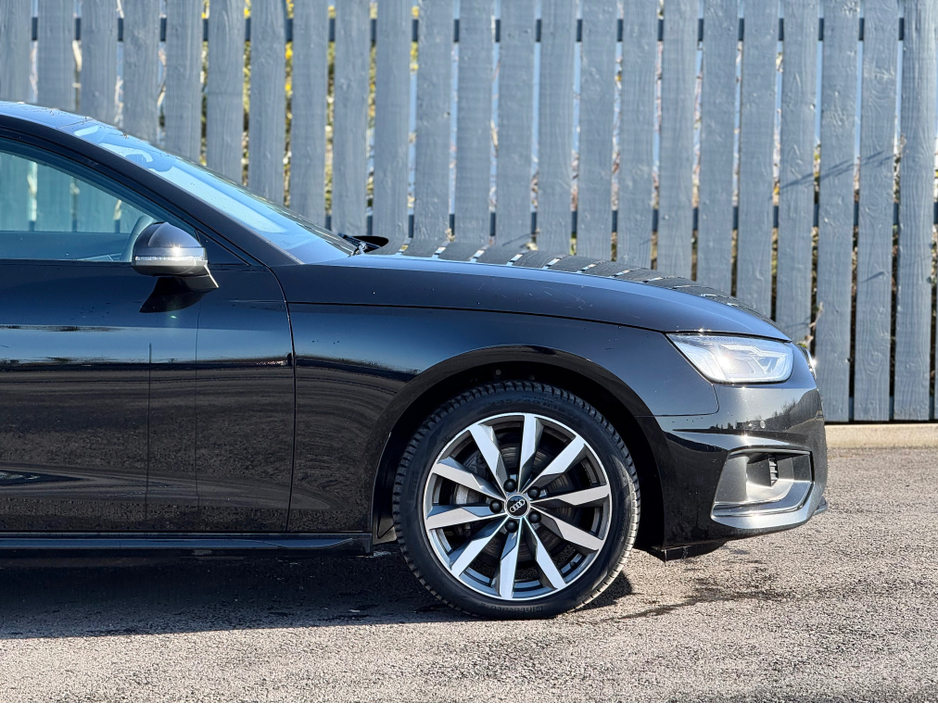 2022 Audi A4 - image 9