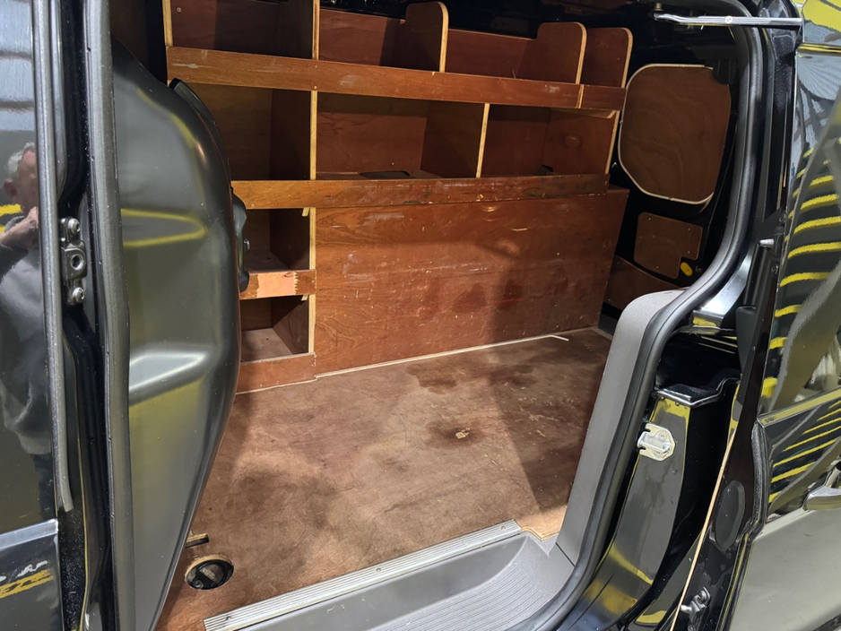 2020 Ford Transit Connect - image 23