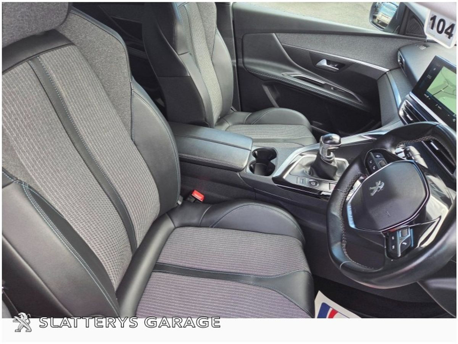 2022 Peugeot 3008 - image 11