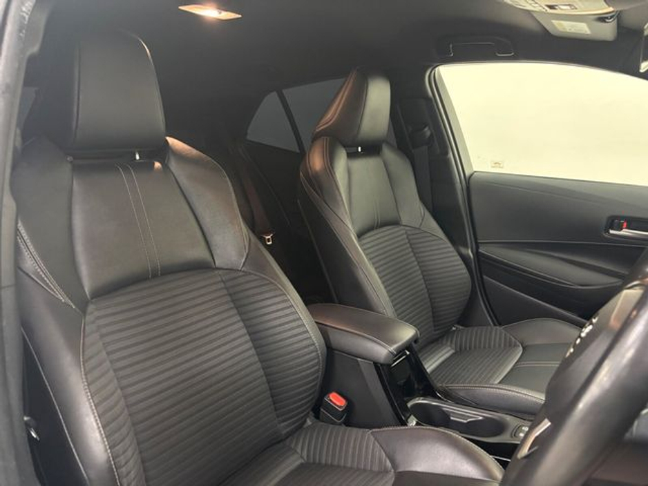 2021 Toyota Corolla 1.8 Hybrid Luna Sport Hatchback €19,750