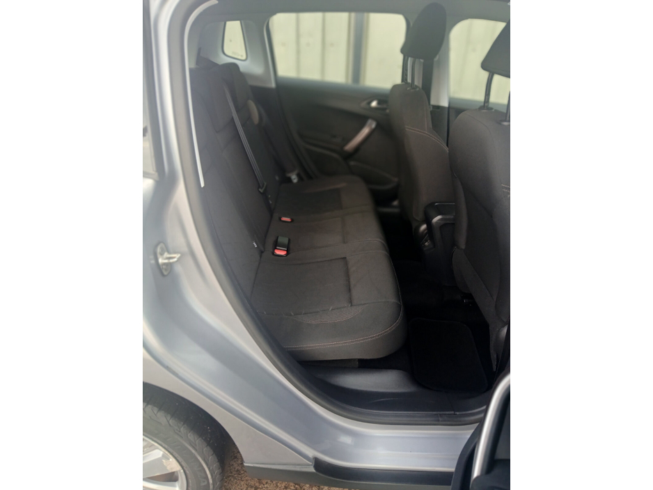 2015 Peugeot 2008 1.6 Hdi 92 bhp Active S/S Ecomatique €6,995