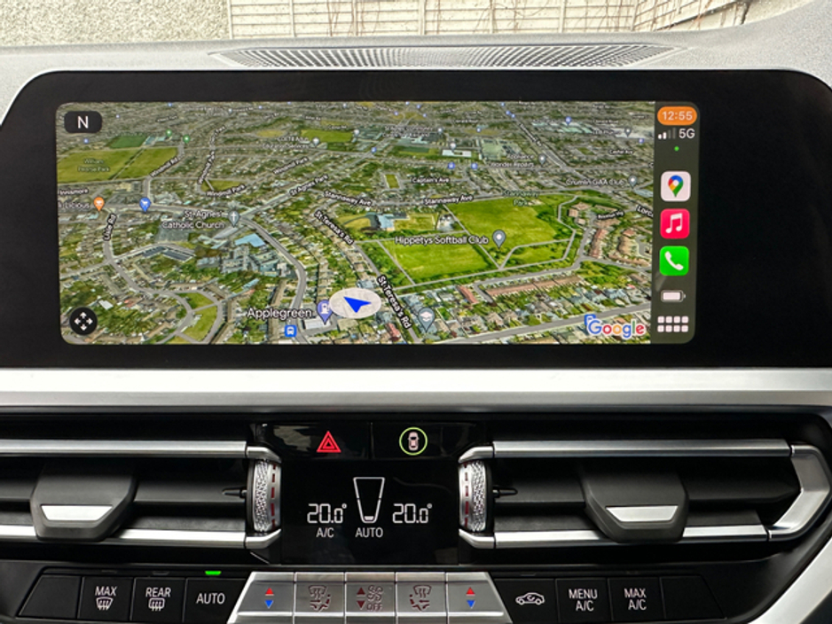 2021 BMW 3 Series - image 16