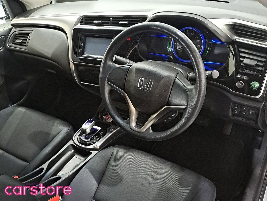 2016 Honda Grace GRACE DAA-GM4 4 DR AUTO €13,880