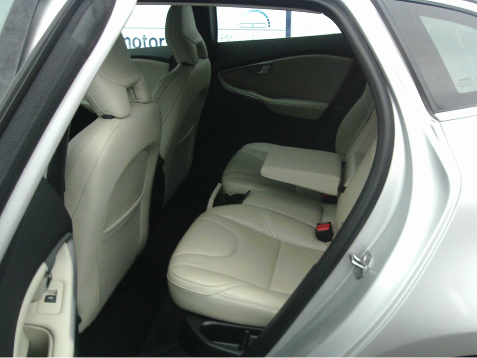 2015 Volvo V40 1.6 D2 SE ** FSH (Volvo ) ** 1 Owner  ** €11,745