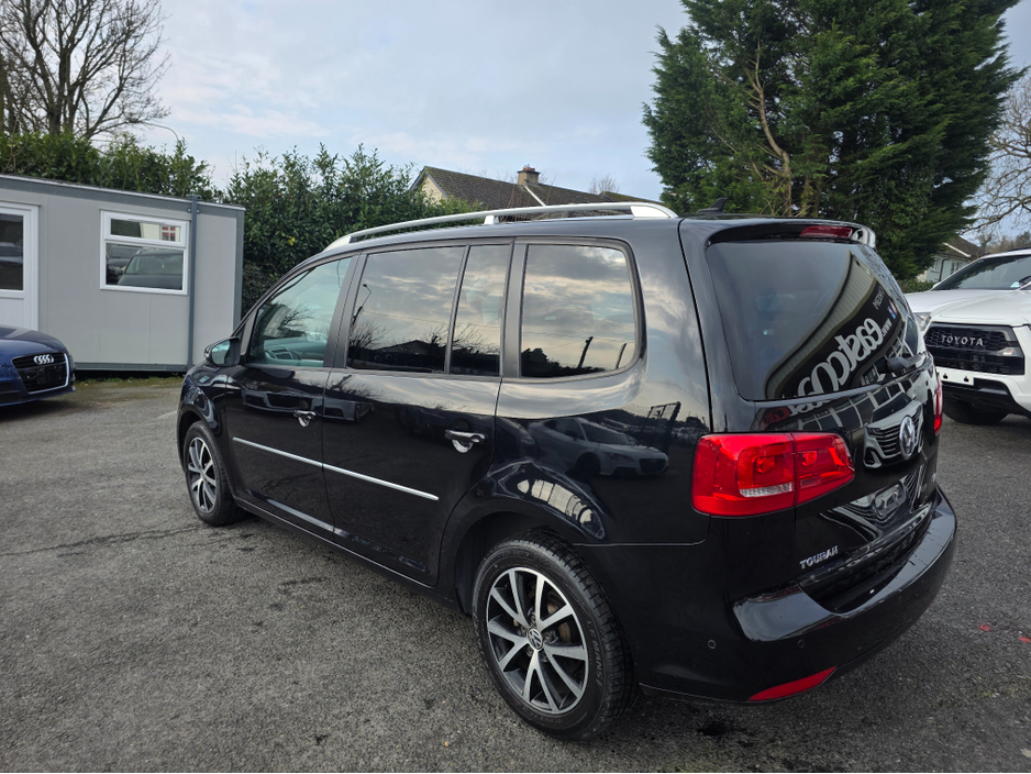 2013 Volkswagen Touran - image 12