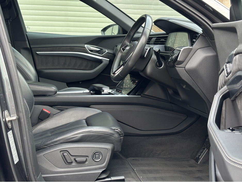 2021 Audi e-tron - image 13