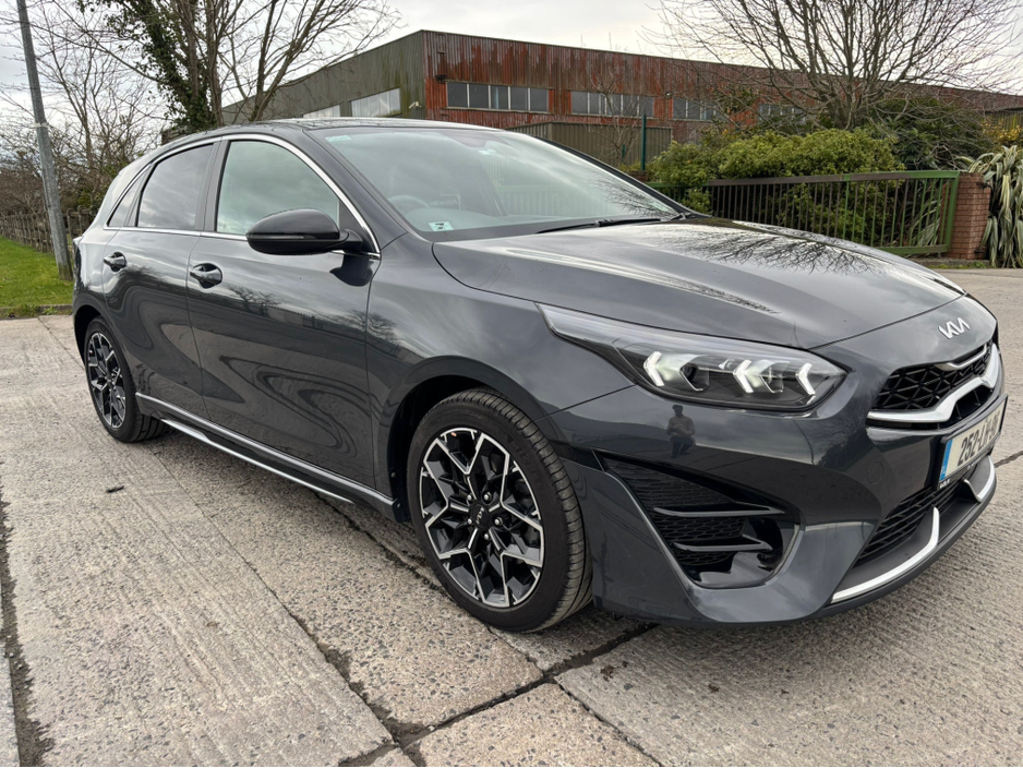 2025 Kia Ceed - image 3