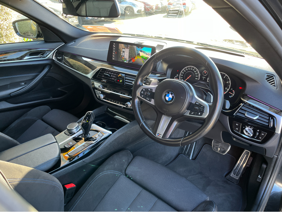 2018 BMW 5 Series - image 16