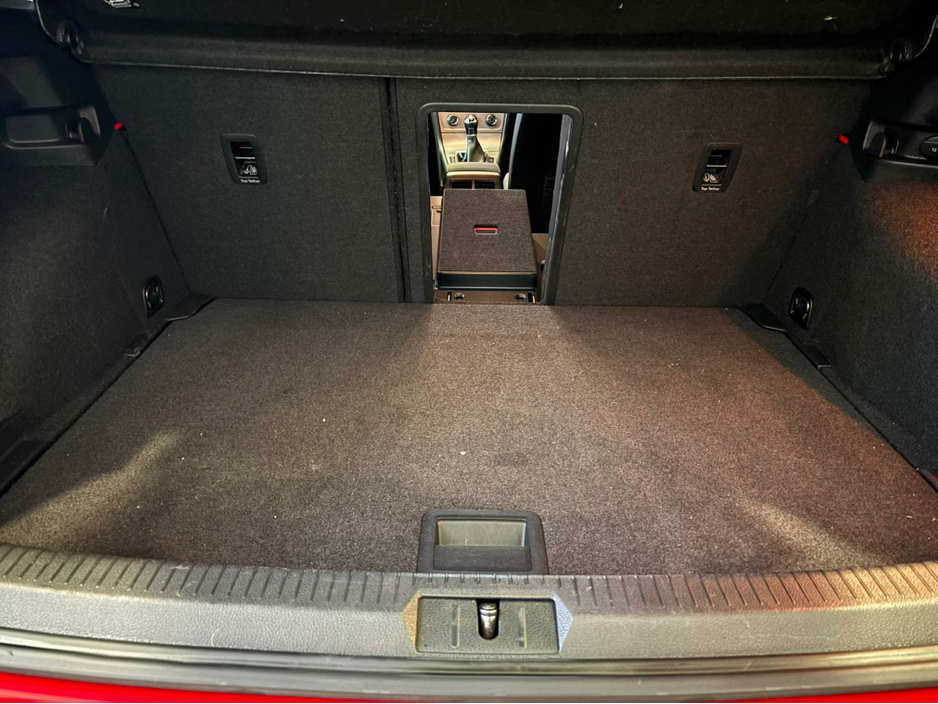 2014 Volkswagen Golf - image 24