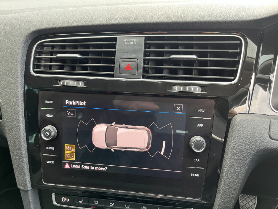 2019 Volkswagen Golf - image 20