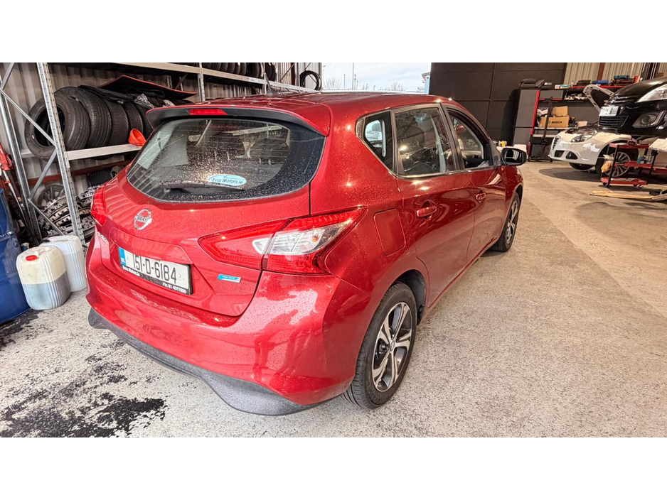 2015 Nissan Pulsar - image 4