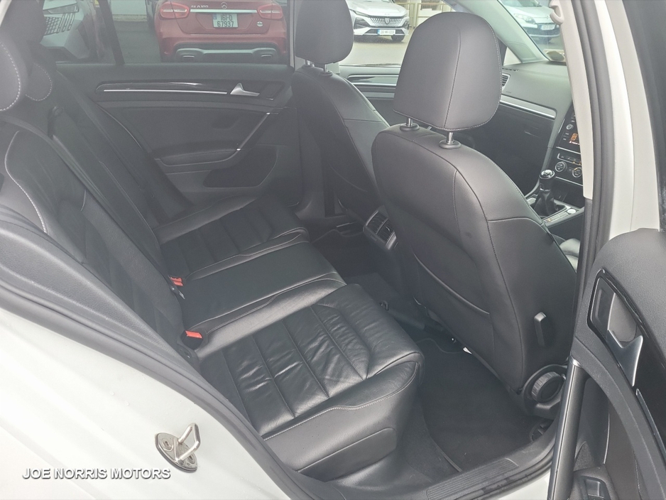 2020 Volkswagen Golf - image 10