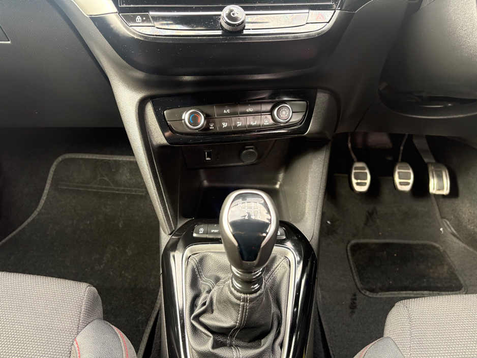 2021 Opel Corsa - image 18