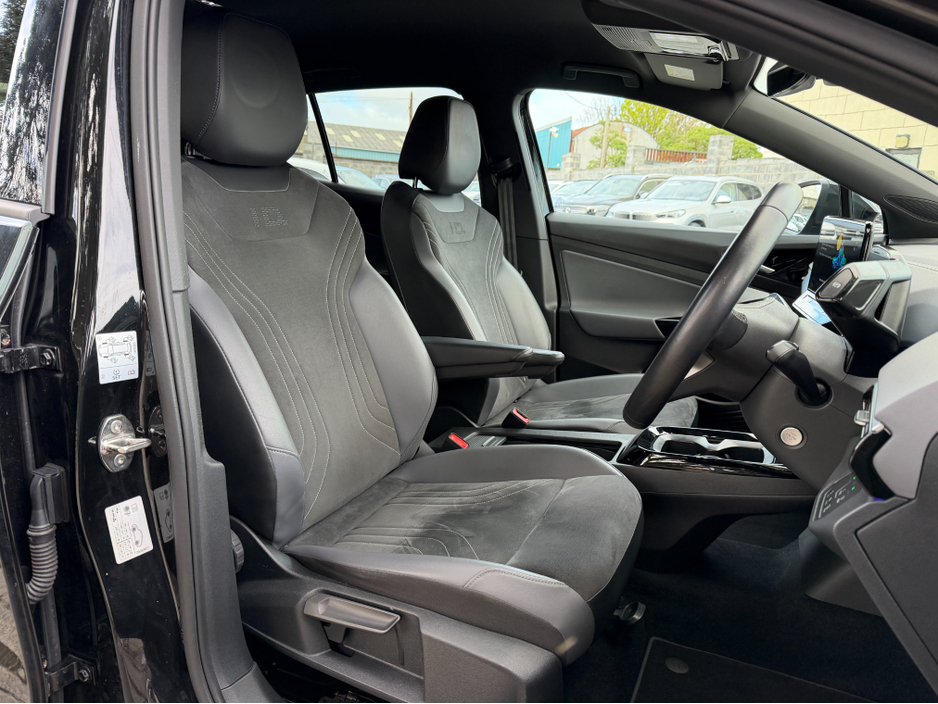 2023 Volkswagen ID.4 - image 13