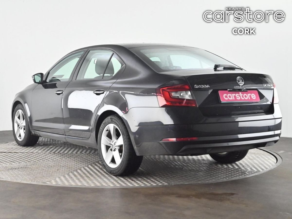 2018 Skoda Octavia - image 3