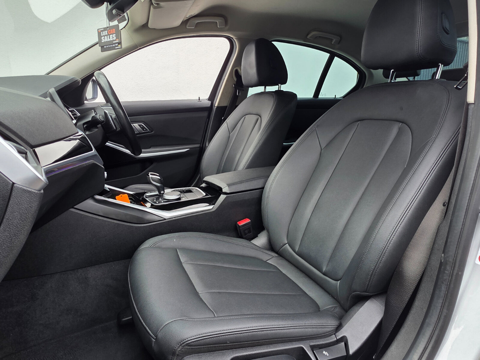 2019 BMW 3 Series - image 14